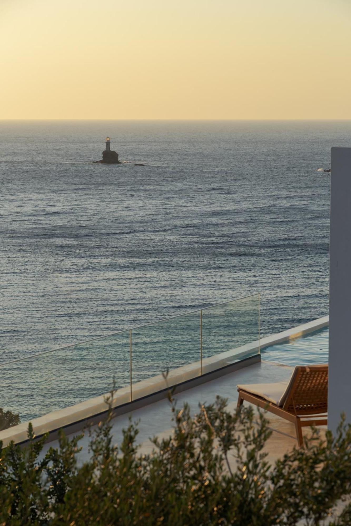 Golden Vista, Beachfront Suites By Explore Andros Dış mekan fotoğraf